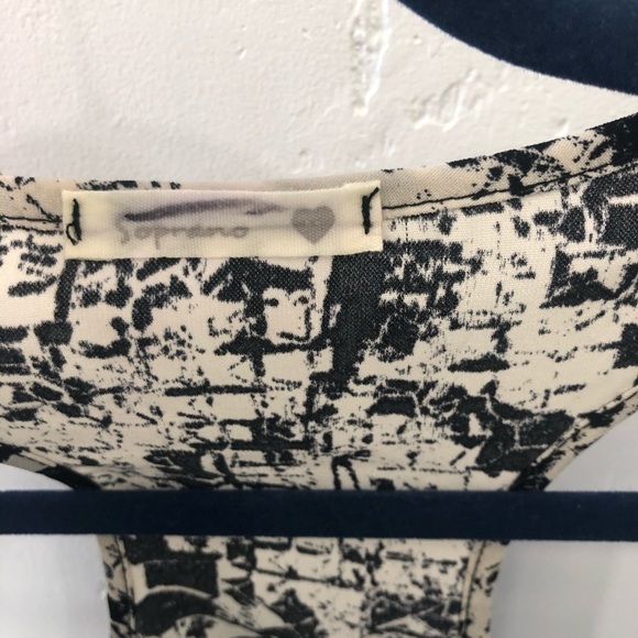 Soprano Printed Top Size Small - Picture 4 of 10